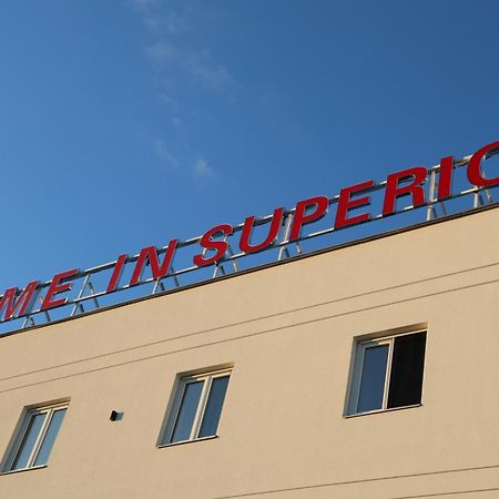 Home In Superior如家 Surčin エクステリア 写真