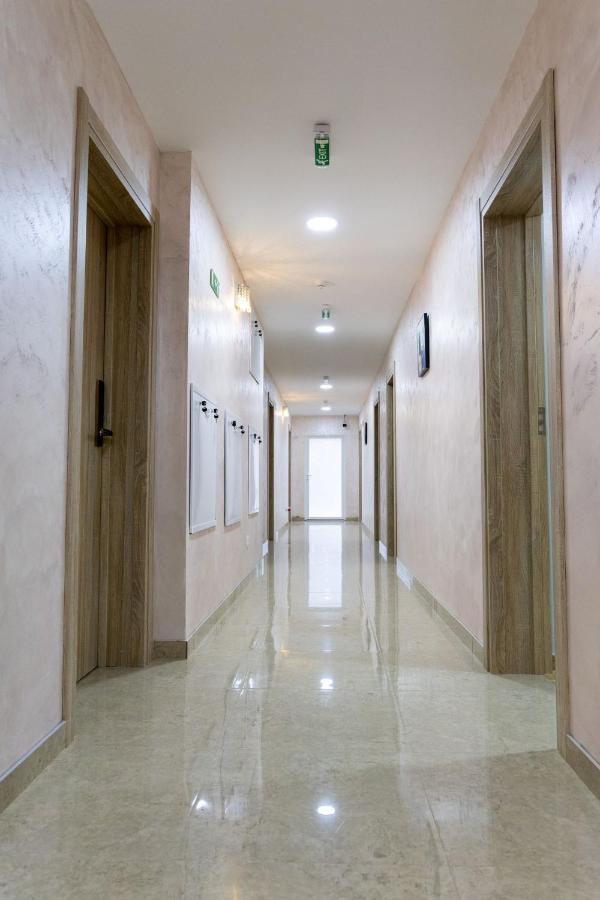 Home In Superior如家 Surčin エクステリア 写真